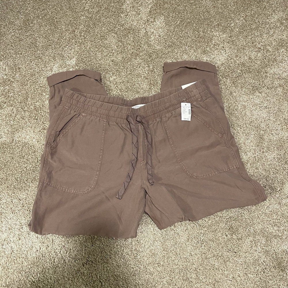 Maurice’s NWT size 16 woman’s cropped pants